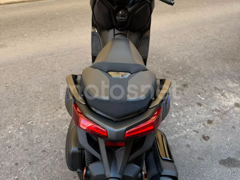 Yamaha XMAX 300 - Vista 4