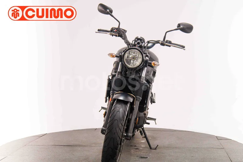 Yamaha XSR700 - Vista 10