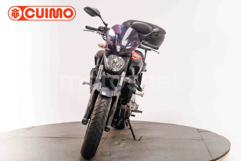 Yamaha MT-07 - Vista 10