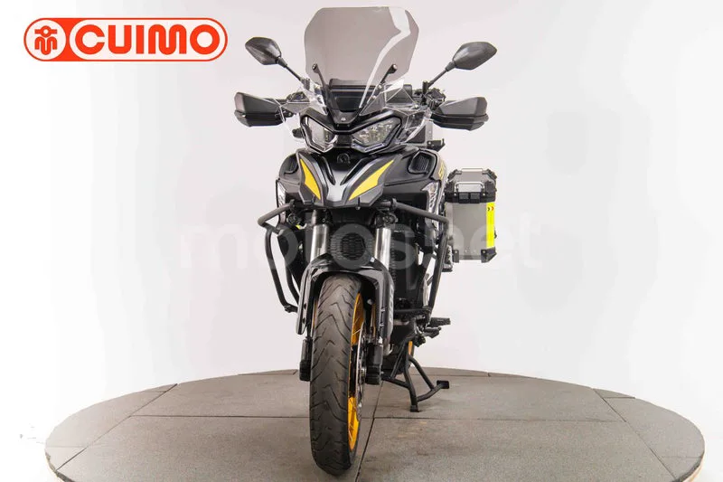 QJ Motor SRT 900 SX - Vista 10