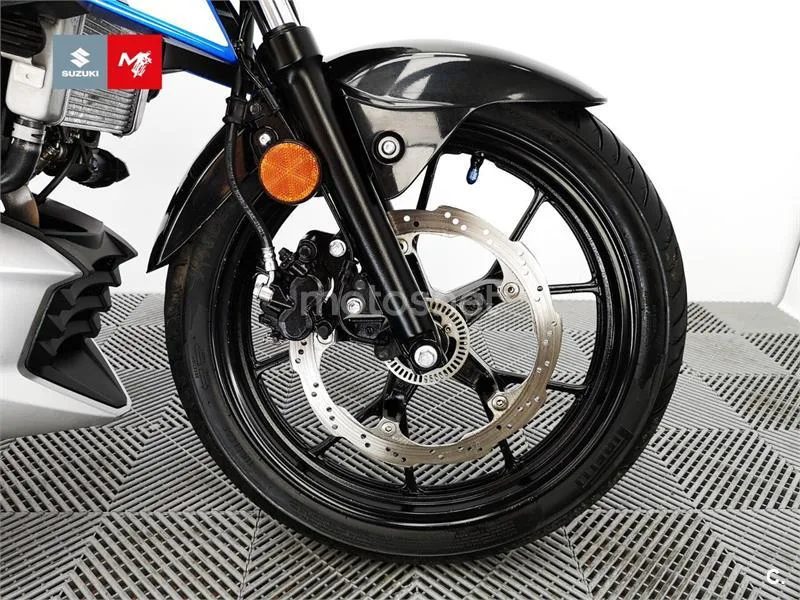 Suzuki GSX-R125 - Vista 12