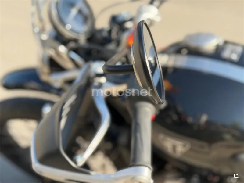Triumph Scrambler 1200 - Vista 7