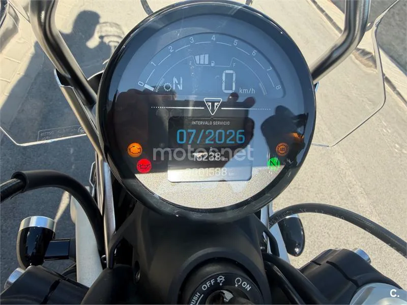 Triumph Scrambler 1200 - Vista 9