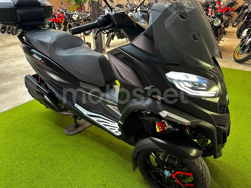 Piaggio MP3 - Vista 8