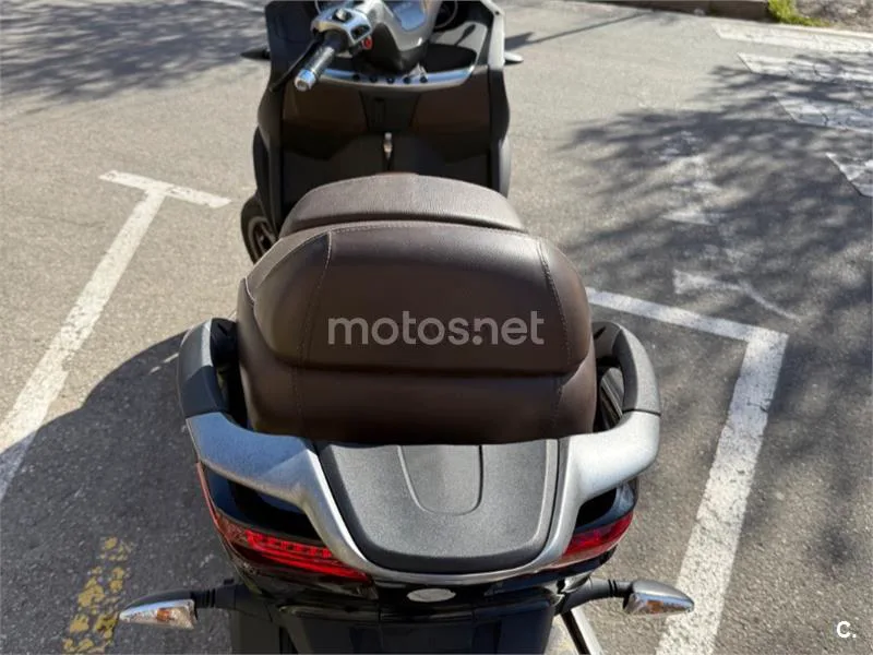 Piaggio MP3 300 LT - Vista 5