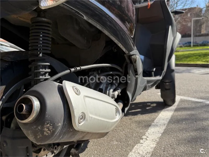 Piaggio MP3 300 LT - Vista 8