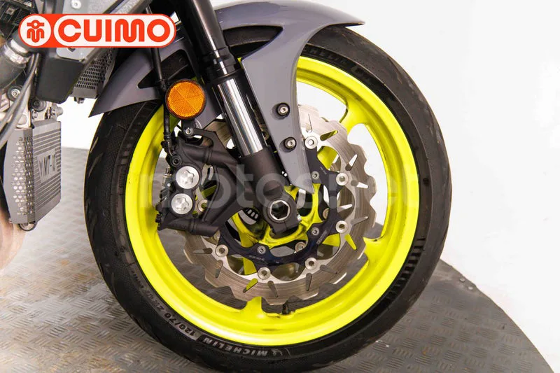 Yamaha MT-10 - Vista 25