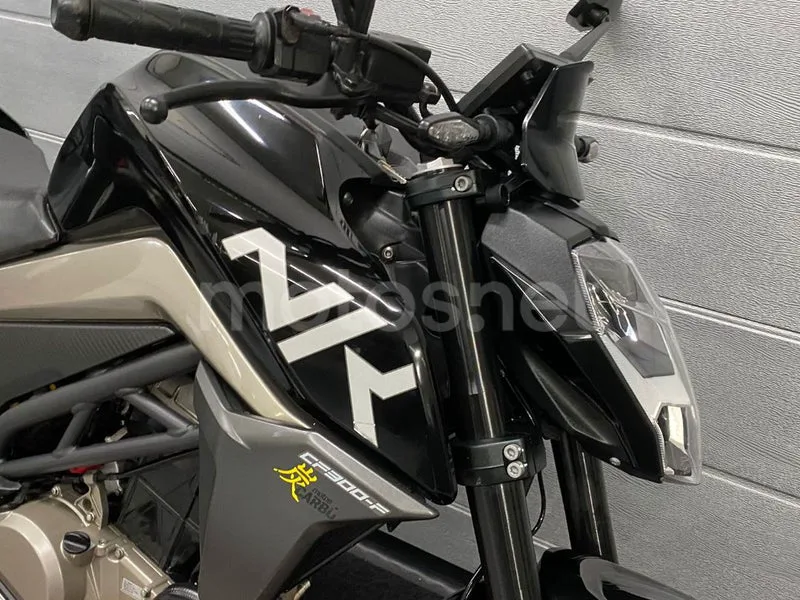 CFMOTO 300NK - Vista 13