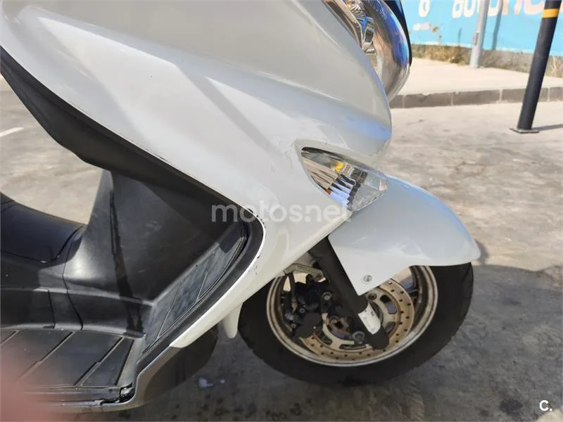 Suzuki Burgman 125 - Vista 7