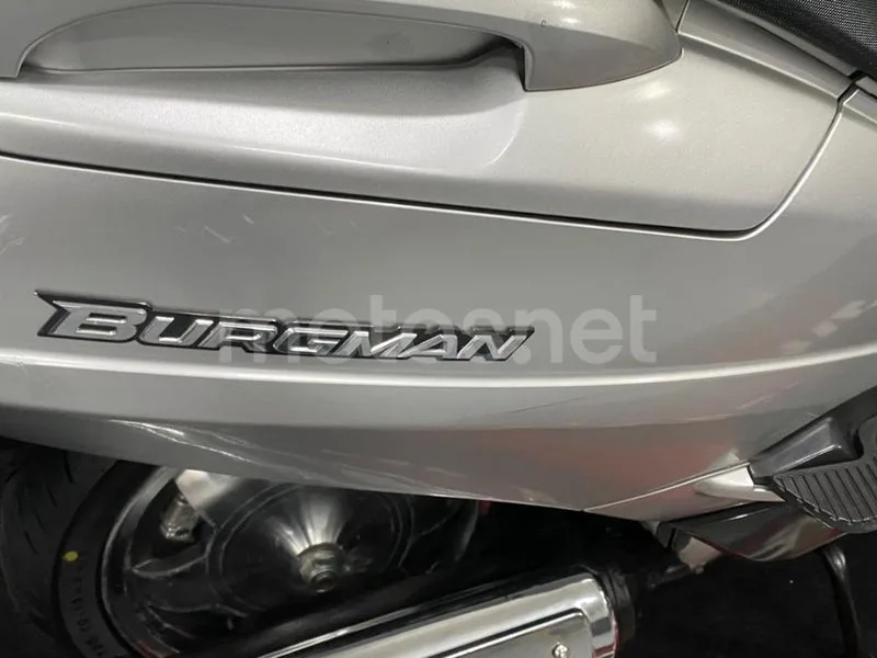 Suzuki Burgman 250 - Vista 10