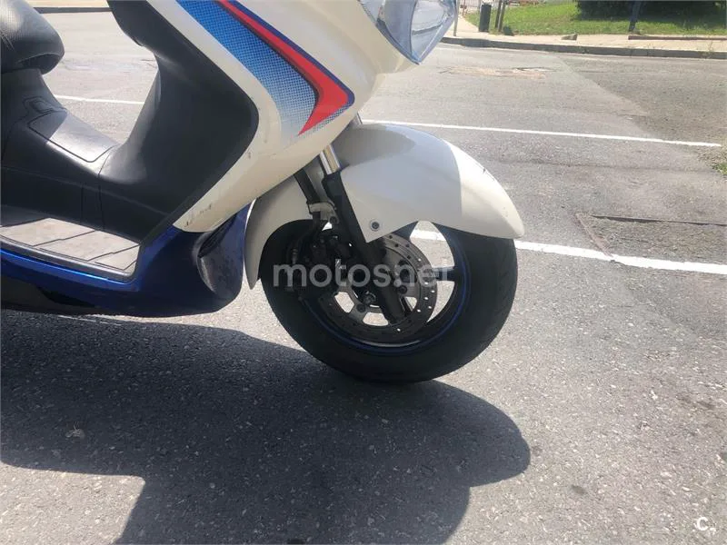 Suzuki Burgman 125 - Vista 3