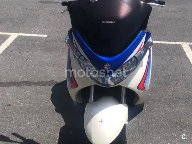 Suzuki Burgman 125 - Vista 4