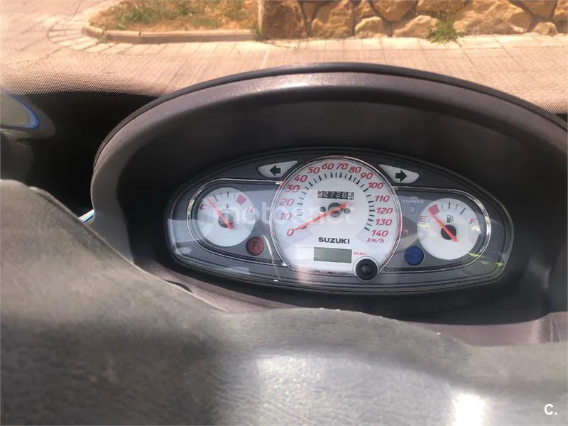 Suzuki Burgman 125 - Vista 6