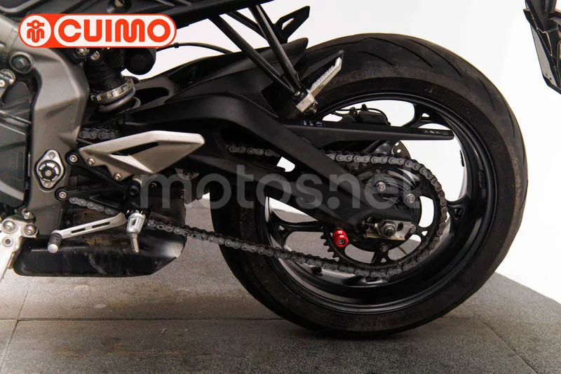 Triumph Speed Triple - Vista 18
