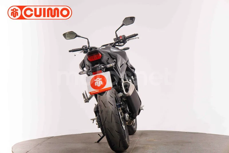 Honda CB750 Hornet - Vista 5