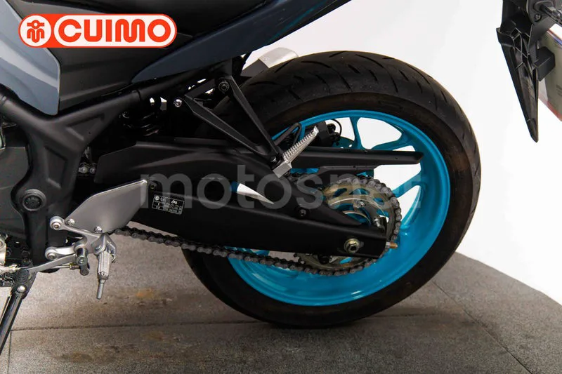 Yamaha MT-03 - Vista 18