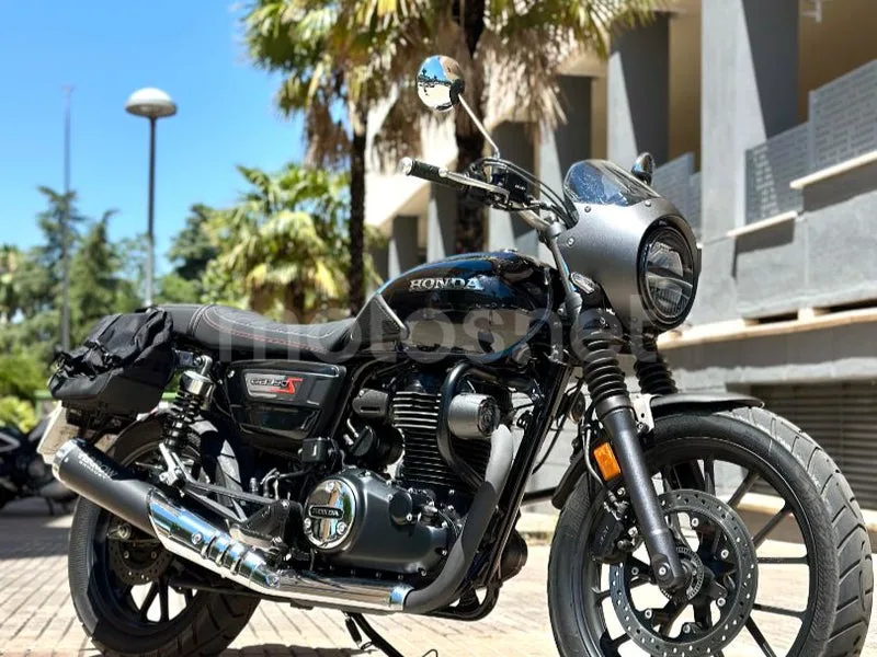 Honda GB350S - Vista 32