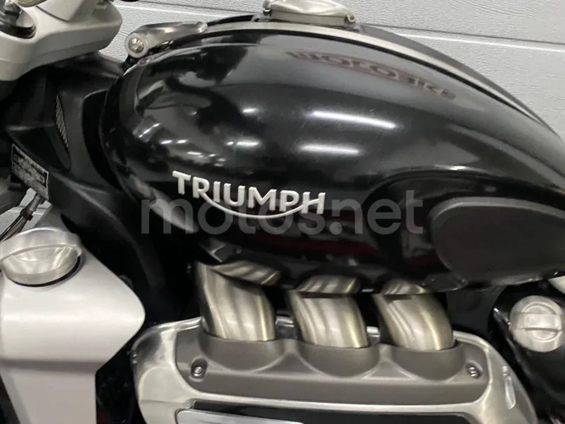 Triumph Rocket 3 - Vista 14