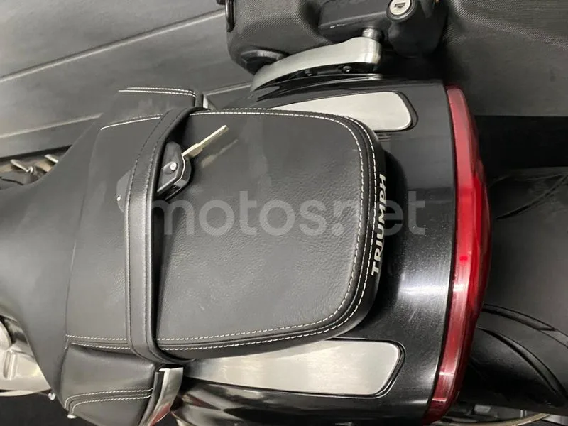 Triumph Rocket 3 - Vista 16