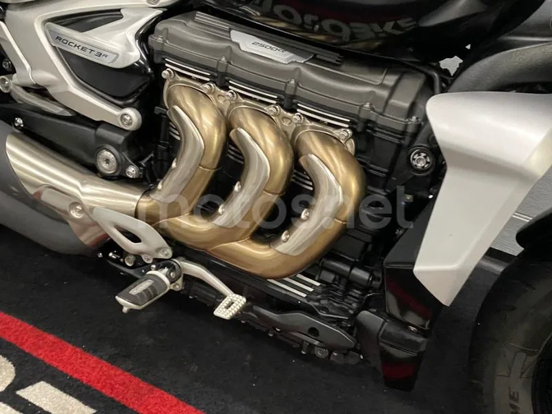 Triumph Rocket 3 - Vista 6