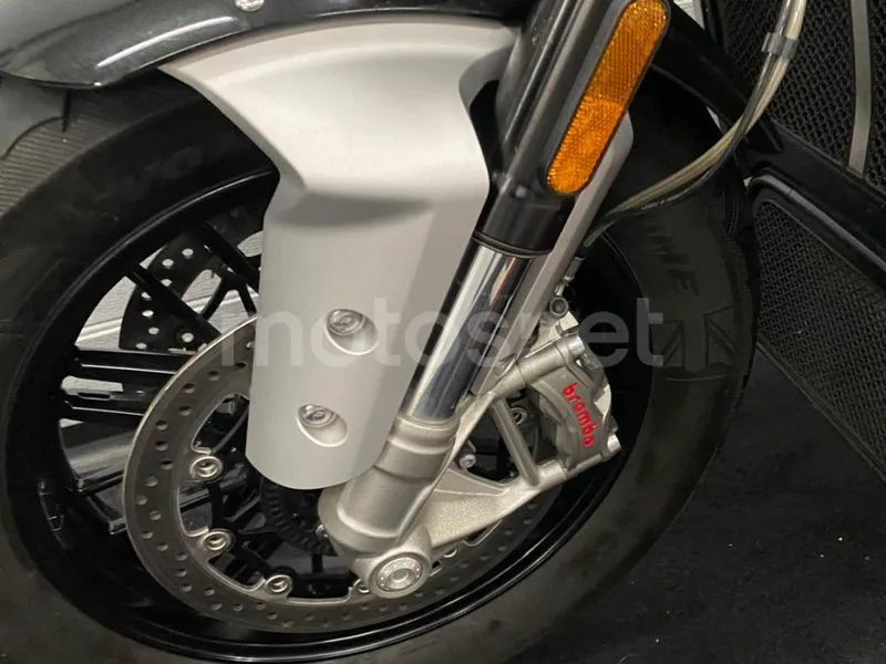 Triumph Rocket 3 - Vista 10