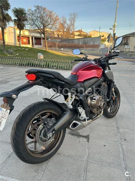 Honda CB650R - Vista 3