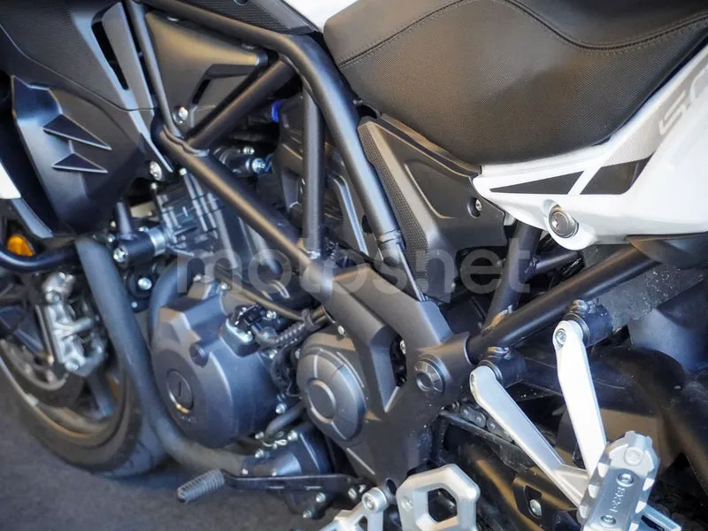 Benelli TRK 502 - Vista 14