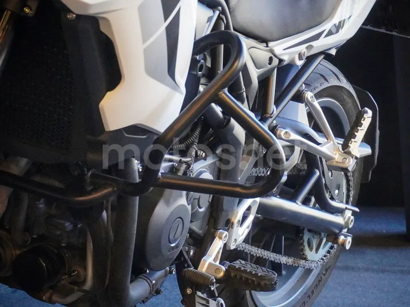 Benelli TRK 502 - Vista 16