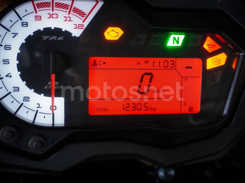 Benelli TRK 502 - Vista 22