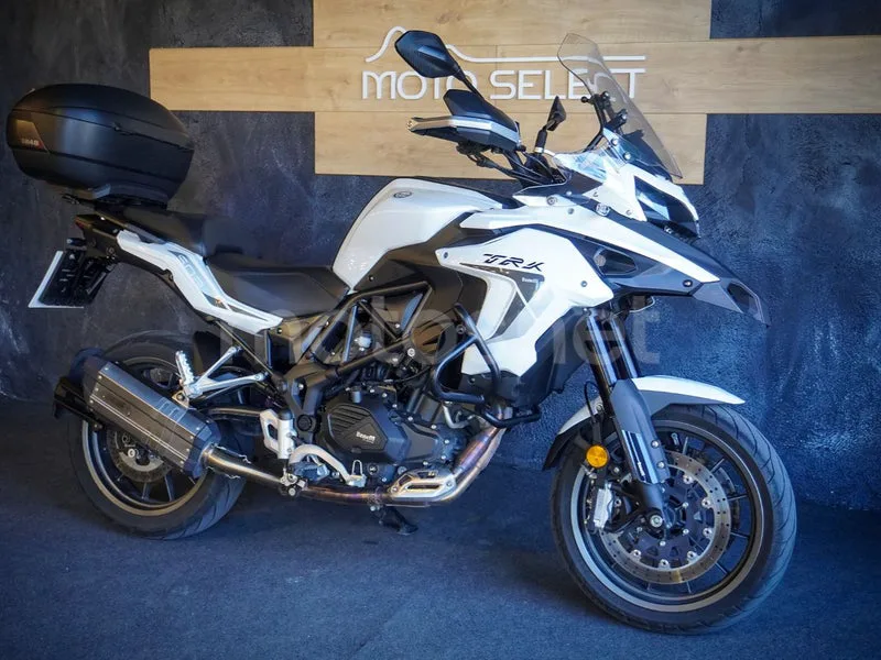 Benelli TRK 502 - Vista 8