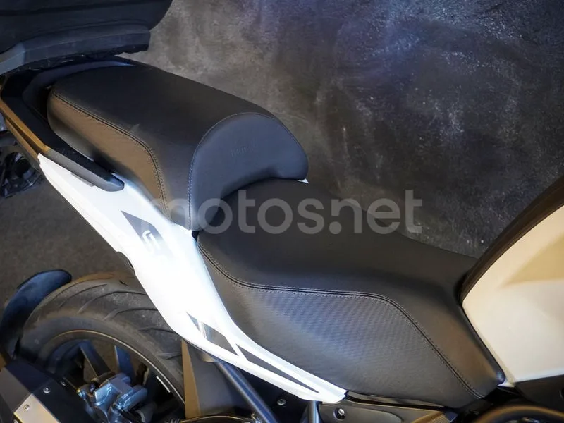 Benelli TRK 502 - Vista 10