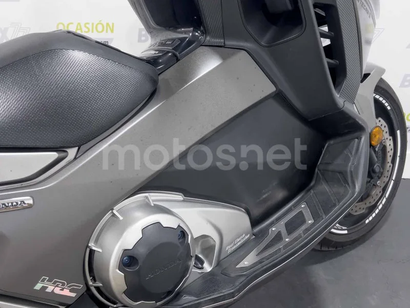 Honda Integra 750 S - Vista 16