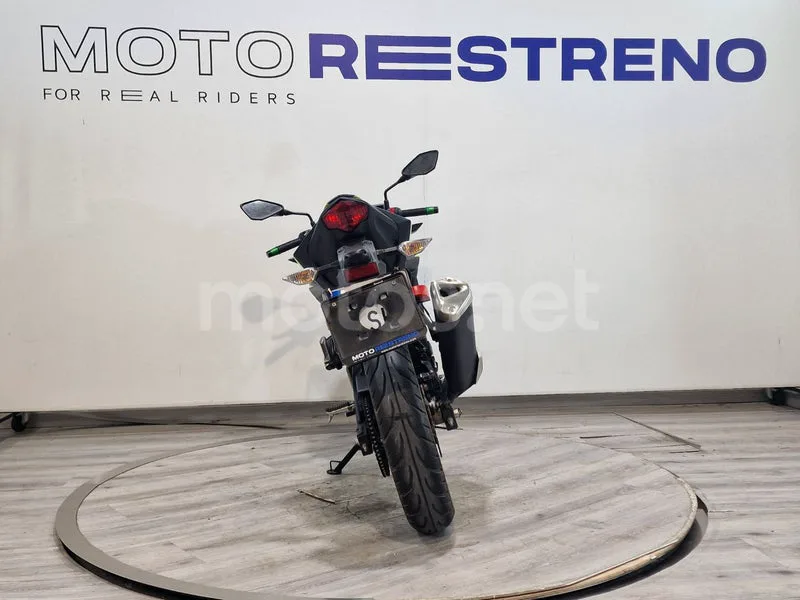 Kawasaki Z125 - Vista 8