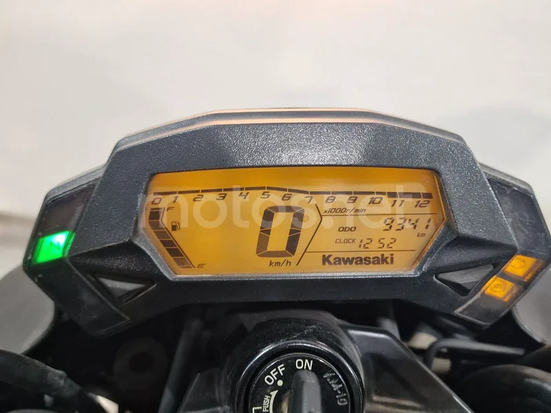 Kawasaki Z125 - Vista 9