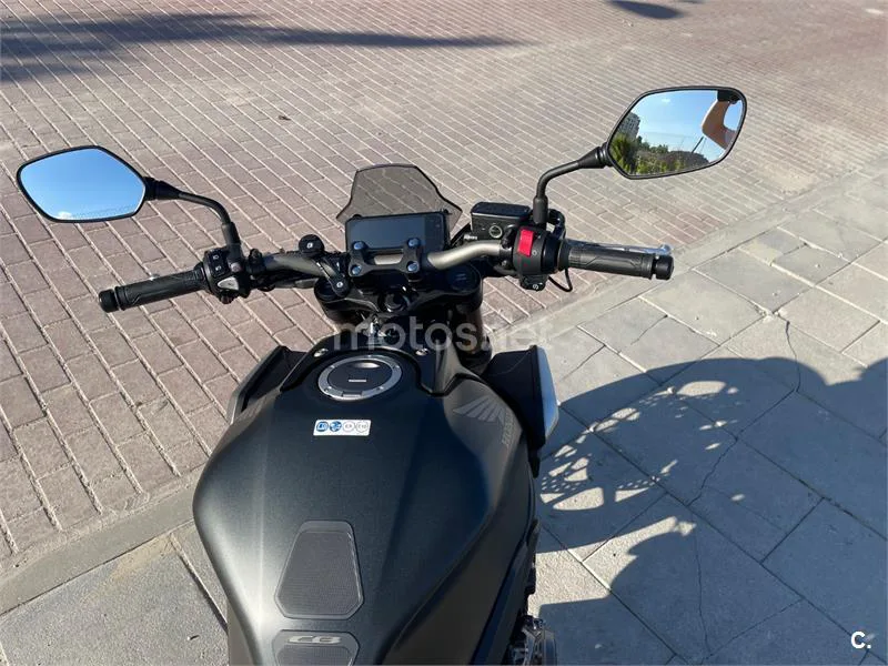 Honda CB650R - Vista 13