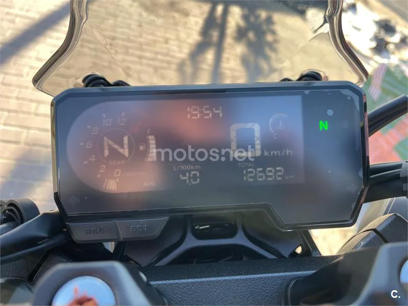 Honda CB650R - Vista 9