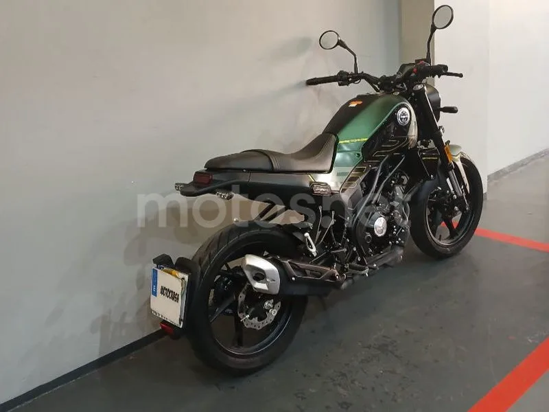 Benelli Leoncino 125 2350 € 2022 Zaragoza - 2