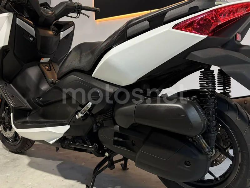 Yamaha XMAX 125 - Vista 14