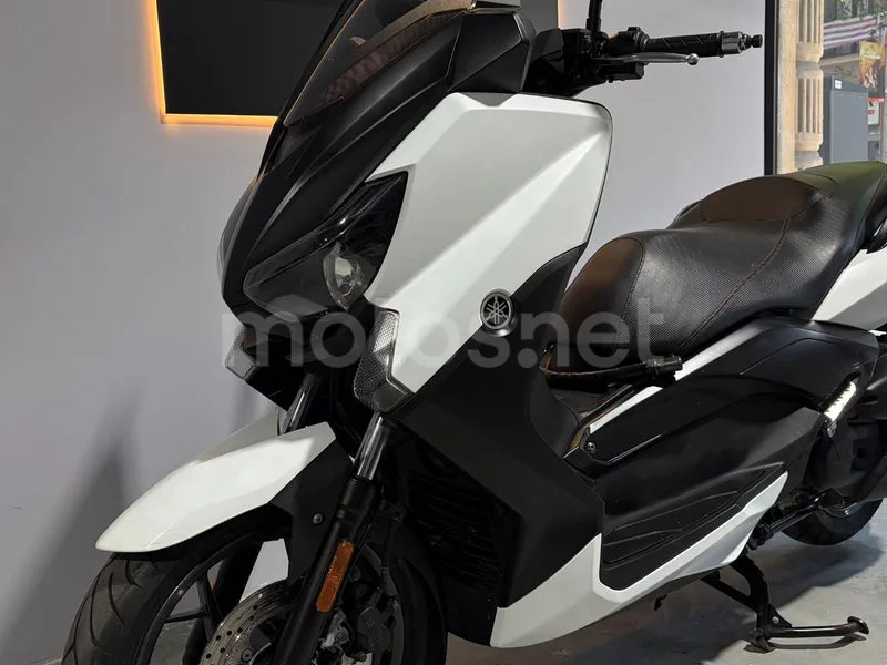 Yamaha XMAX 125 - Vista 7