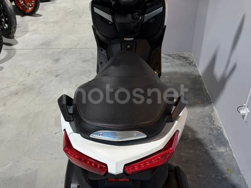 Yamaha XMAX 125 - Vista 10