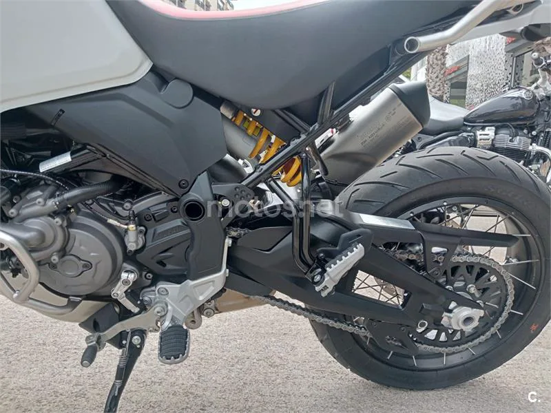 Ducati DesertX - Vista 5