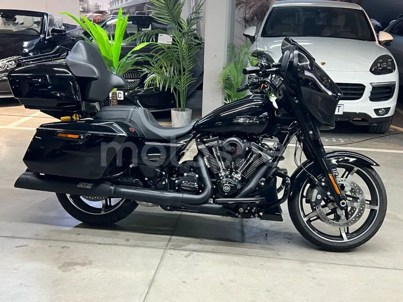 Harley-Davidson Street Glide - Vista 21