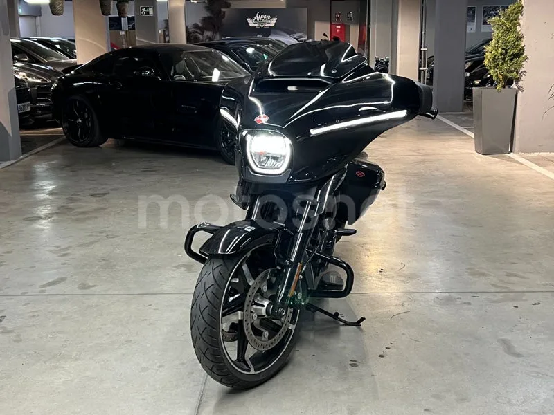 Harley-Davidson Street Glide - Vista 6