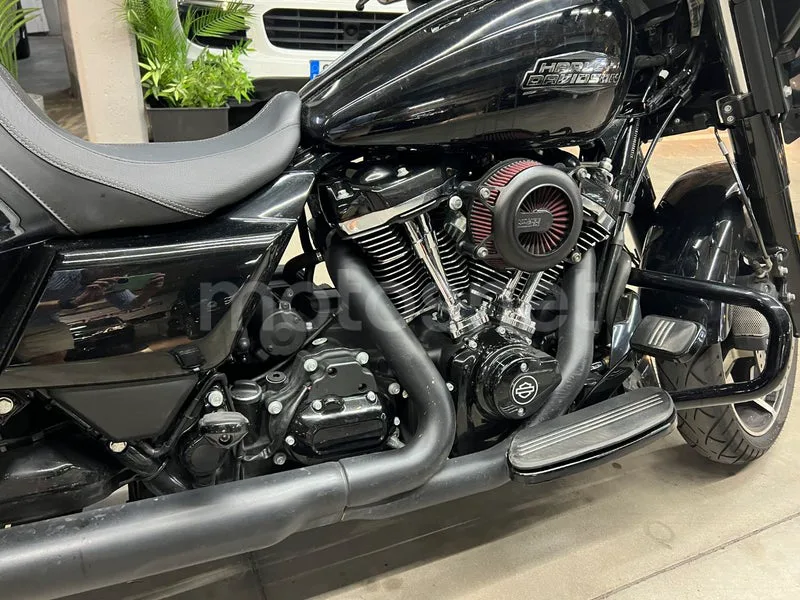 Harley-Davidson Street Glide - Vista 9