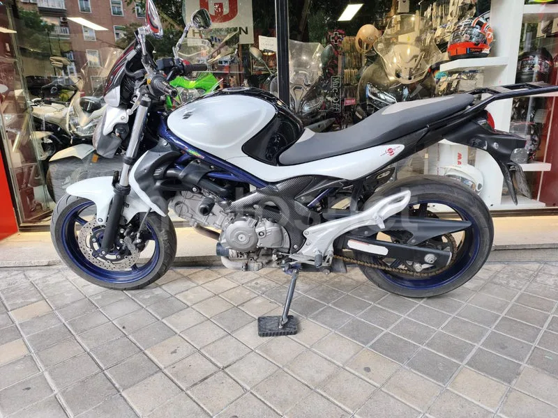 Suzuki Gladius 650 2900 € 2011 Madrid - 1