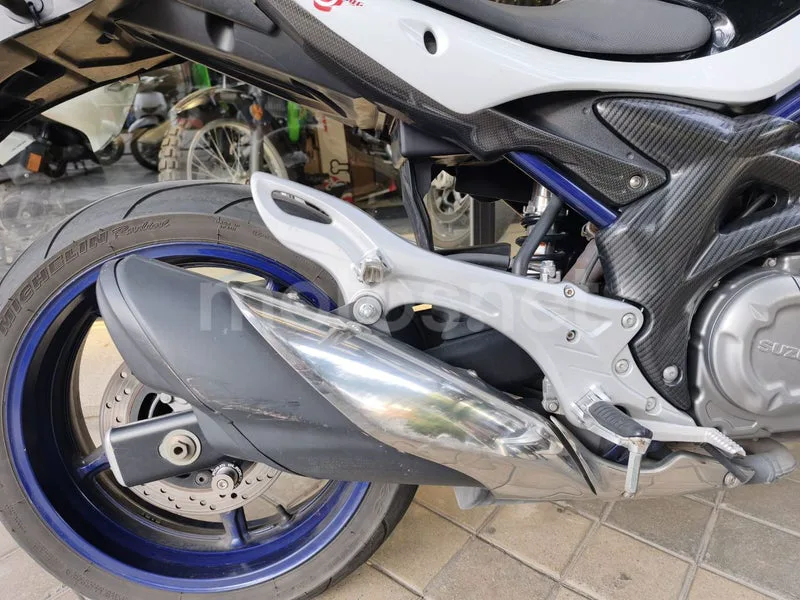 Suzuki Gladius 650 - Vista 12