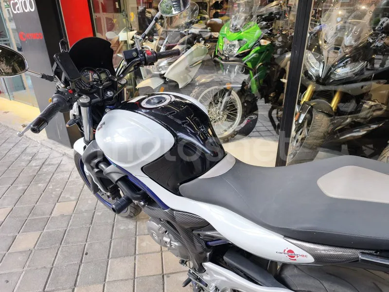 Suzuki Gladius 650 - Vista 4