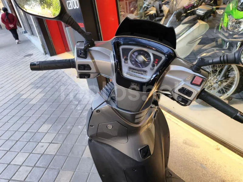 Kymco People GTi 125 - Vista 11