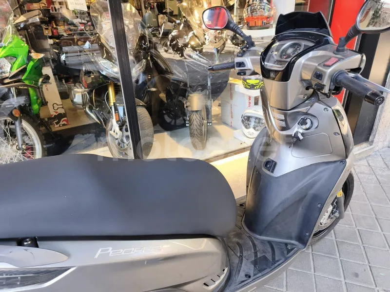 Kymco People GTi 125 - Vista 4