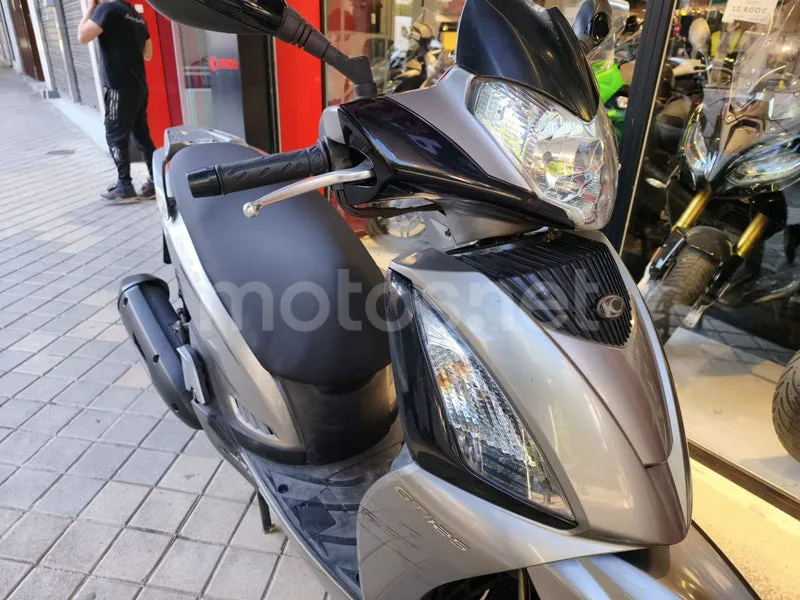 Kymco People GTi 125 - Vista 8